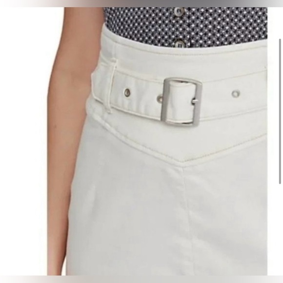 Free People| Livin it up pencil mini skirt, white denim skirt with belt•••CUTE - Picture 4 of 13
